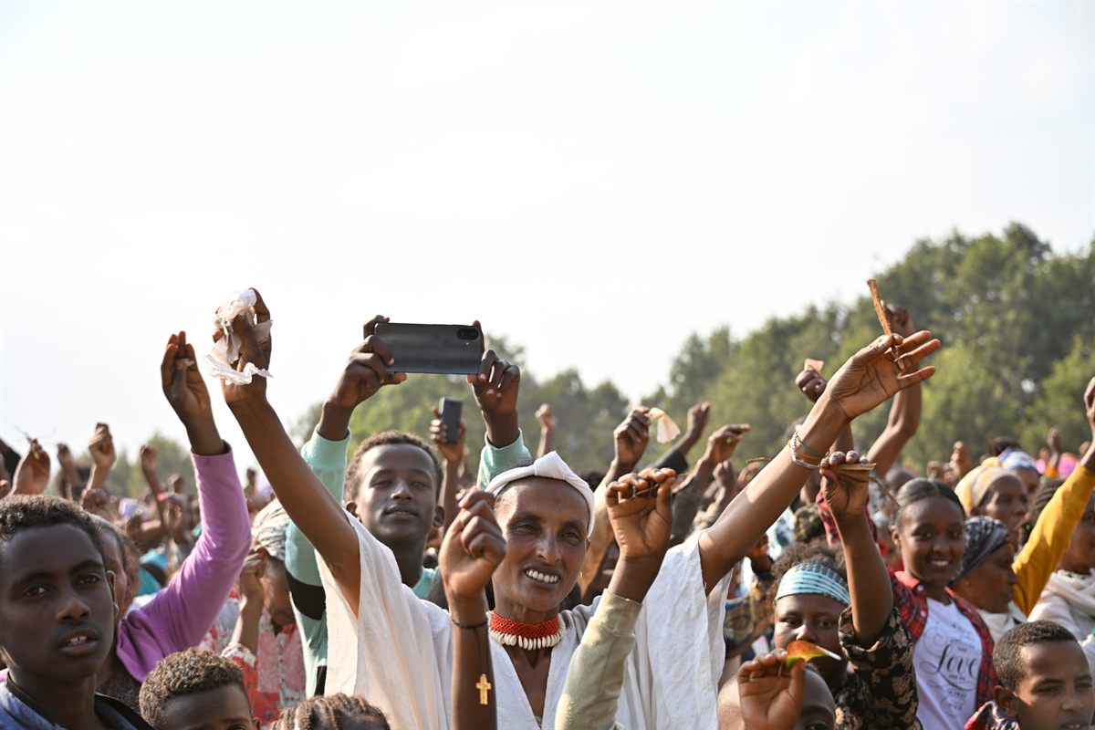 Joyful crowd at the front of the crusade